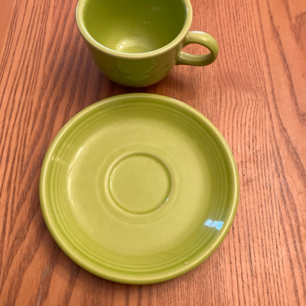 Fiestaware set of 7 tea cups & saucers with sugar/creamer with tray vintage - Picture 4 of 16